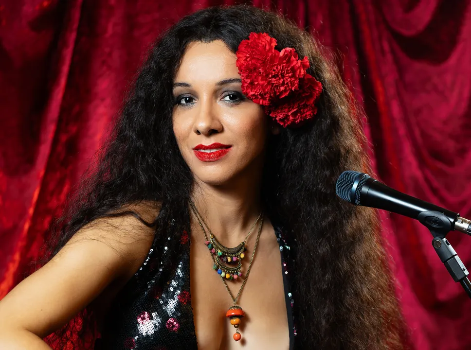 Nova Gal dos palcos: Walerie Gondim assume papel de ícone da MPB