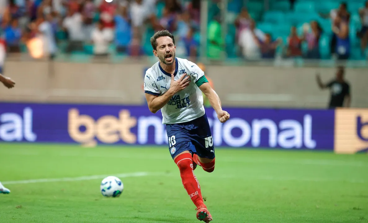 Everton Ribeiro em campo pelo Bahia