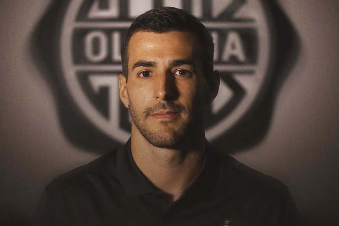 Raúl Cáceres, lateral-direito ex-Vitória