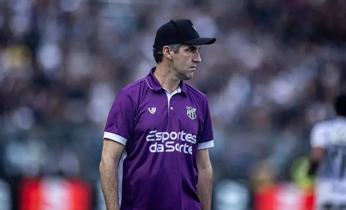 Imagem ilustrativa da imagem Ex-Vitória, Léo Condé deixa comando do Ceará após rebaixamento