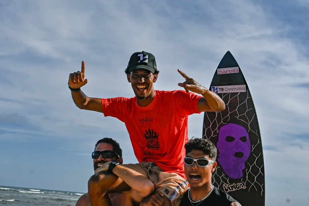 Triple Crown Praia do Forte: Fabrício Bulhões vence etapa inaugural