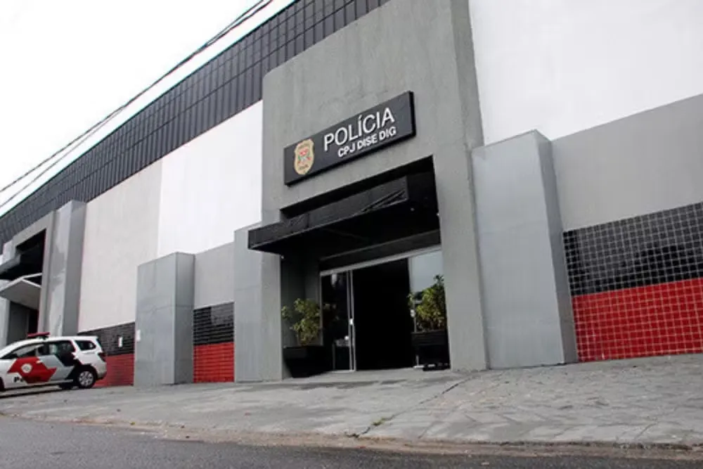 Caso foi registrado na Central de Polícia Judiciária (CPJ) de Praia Grande (SP)