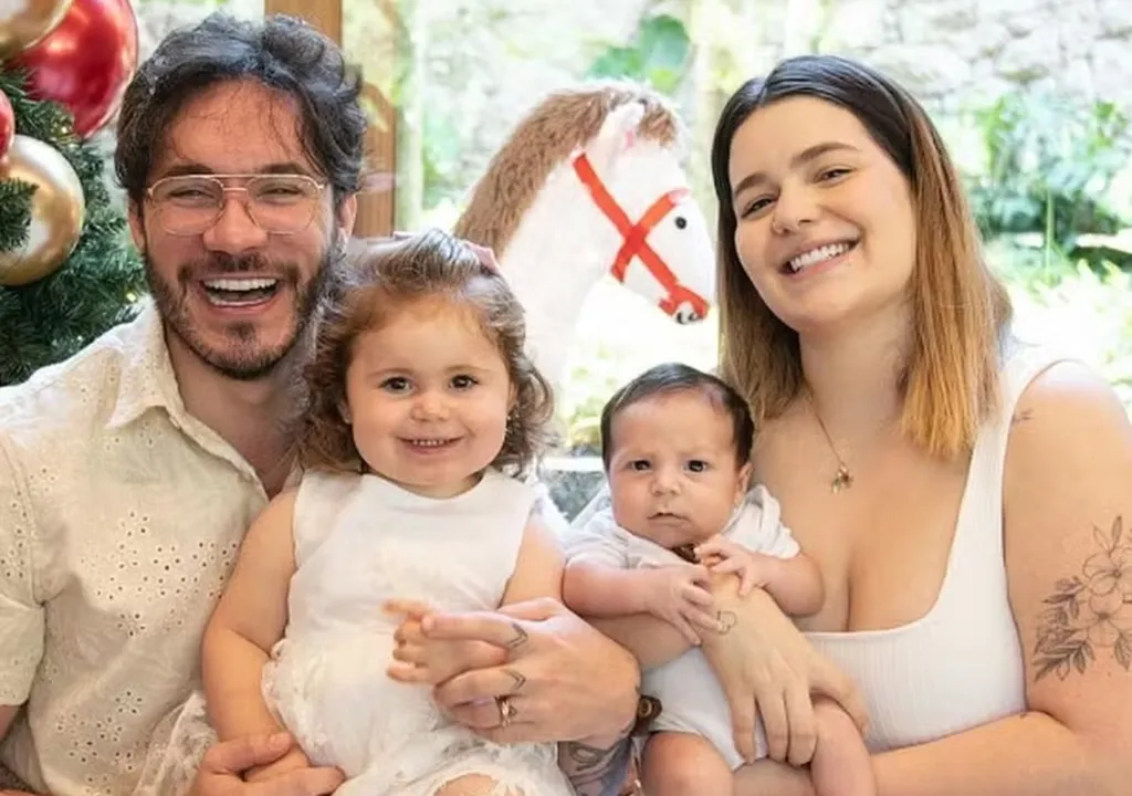 Caçula de Viih Tube e Eliezer precisou ser internado às pressas