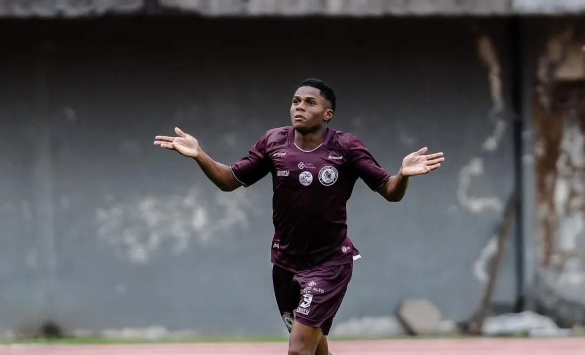 Adriano Jr em campo pela Jacuipense