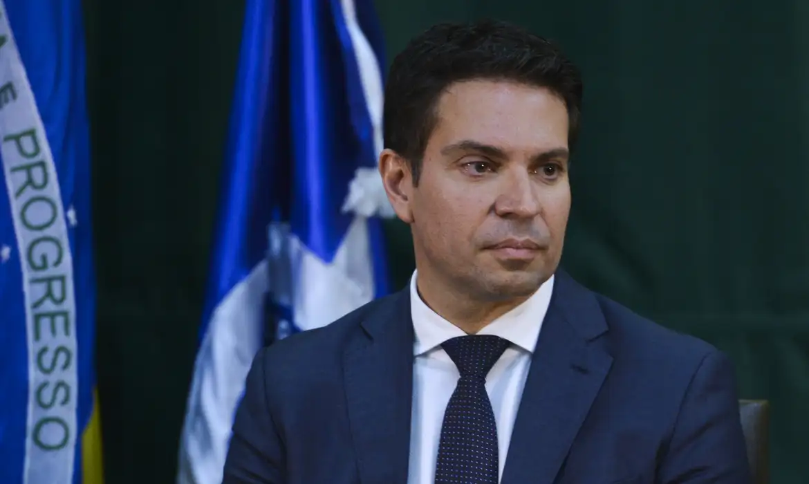 Ramagem teve salário de deputado suspenso.