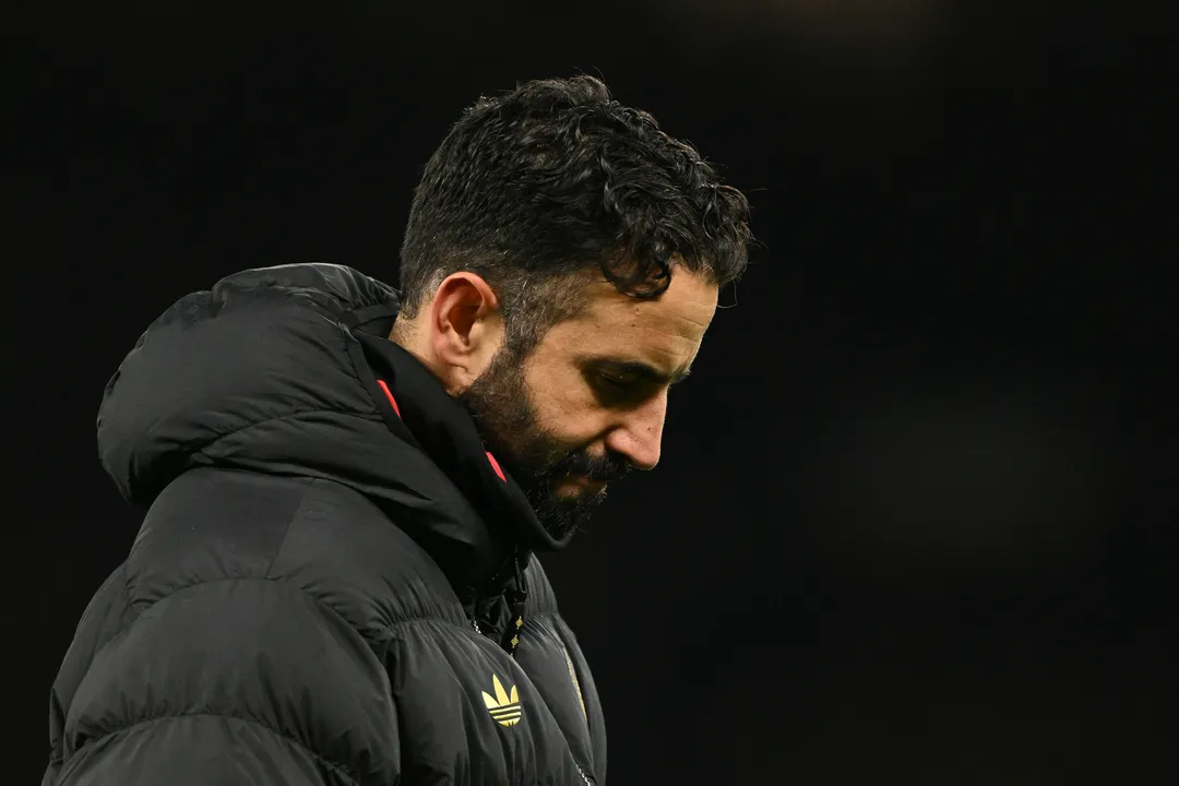 Manchester United demite Ruben Amorim e define substituto
