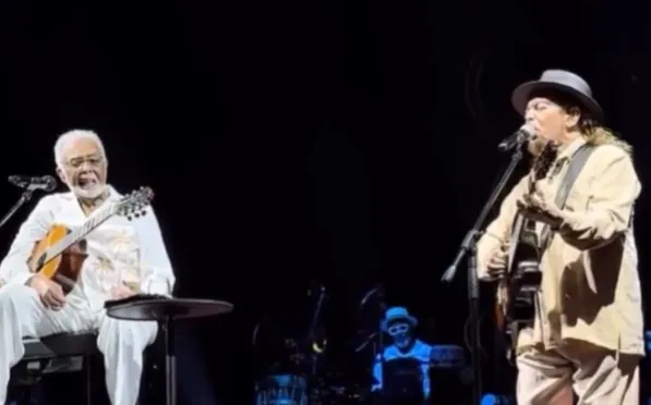 Imagem ilustrativa da imagem Gilberto Gil se emociona com homenagem de Geraldo Azevedo; vídeo