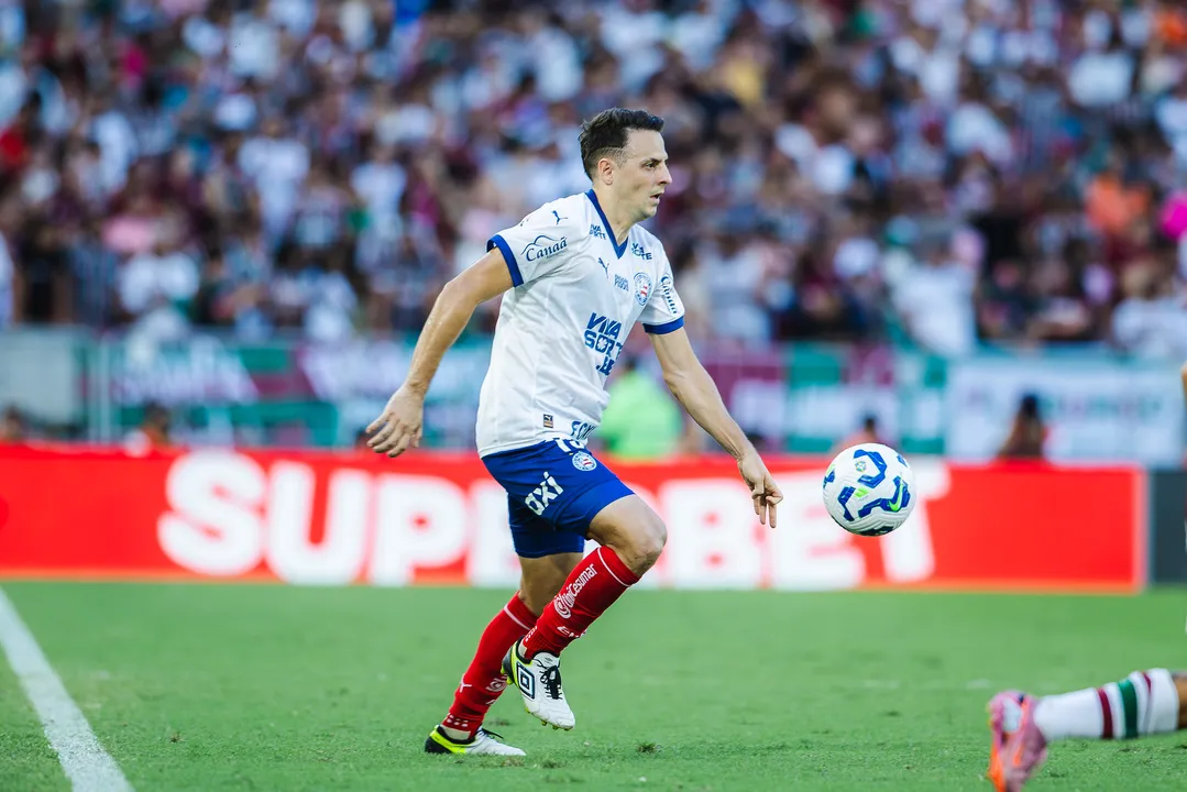 Santi Arias em ação pelo Bahia