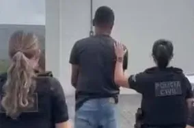 De acordo com a Polícia Civil, a vítima procurou a delegacia após ser intimidada pelo sobrinho com uma arma de fogo
