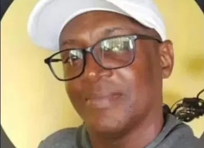 José seguia de moto para o trabalho, quando bateu no cavalo