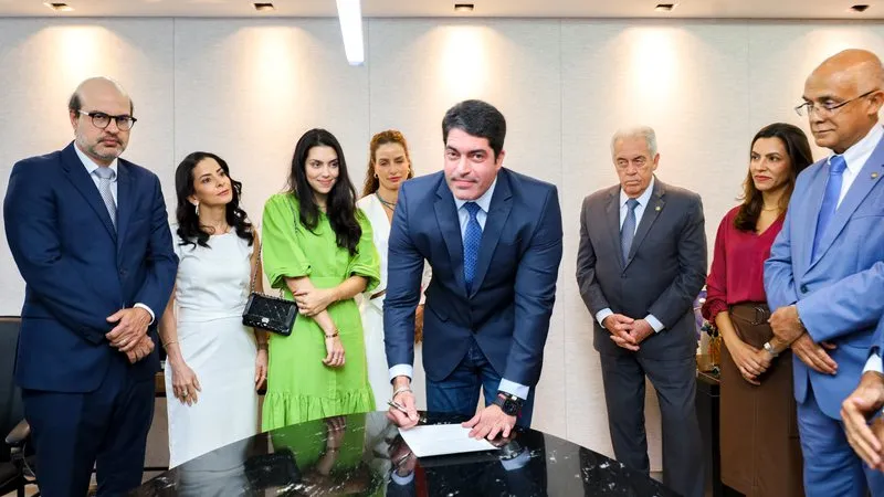 deputado Otto Alencar Filho (PSD) tomando posse no TCE