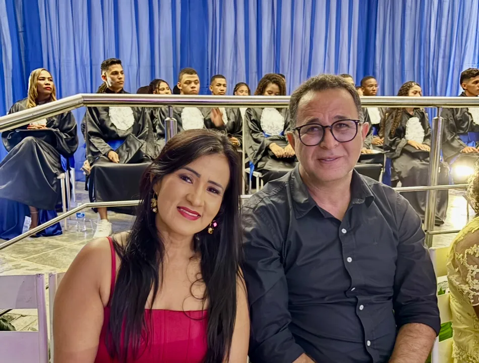 O prefeito Jé Assunção e a secretaria de Educação Soraia Santos