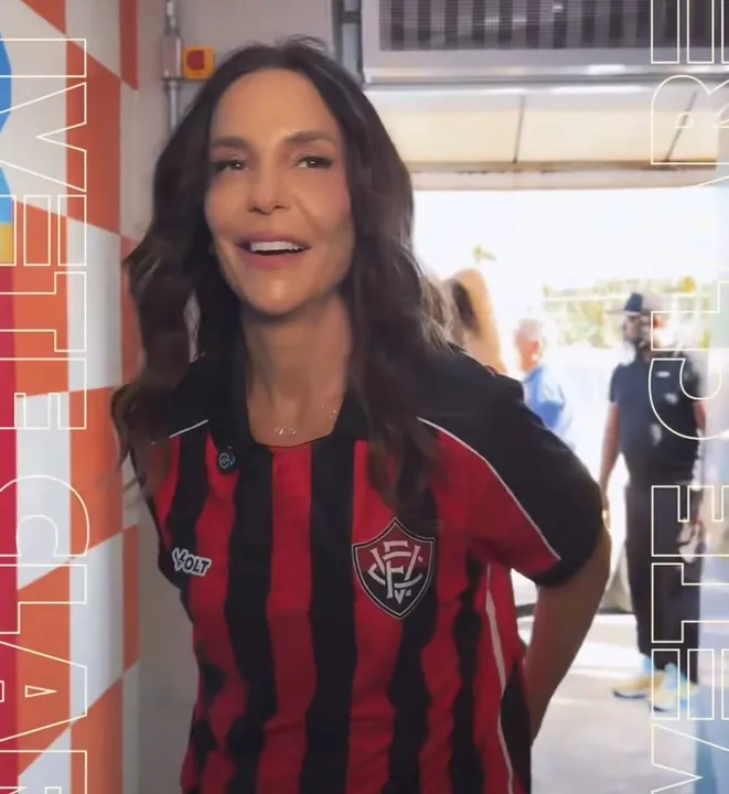Chegada de Ivete com a camisa do clube chamou atenção do público