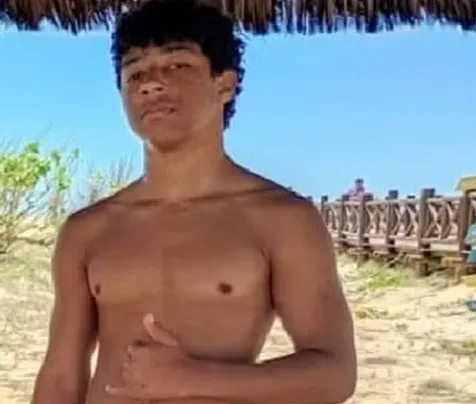 O Corpo de Bombeiros realizava buscas na região