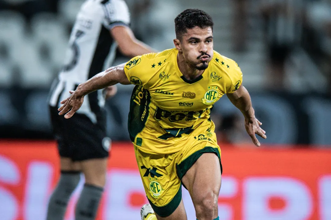 Lucas Ramon em campo pelo Mirassol