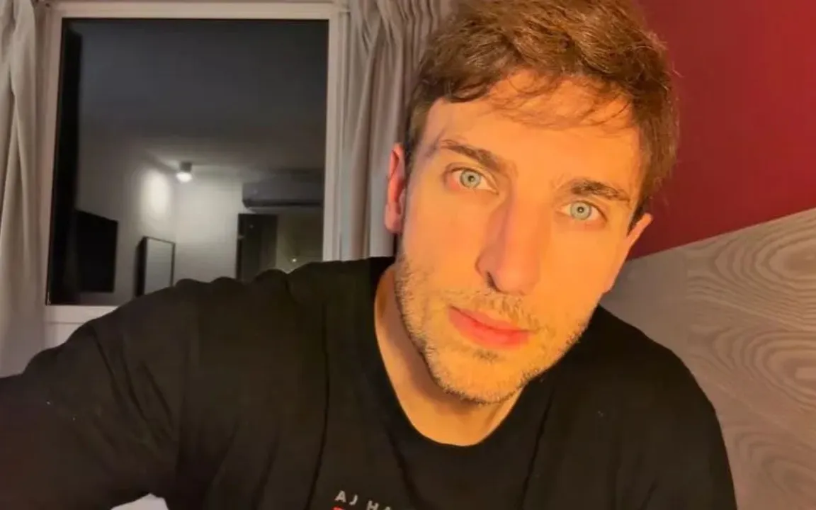 O humorista foi detonado pelos internautas