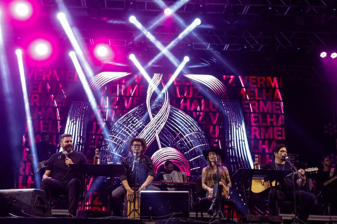 Formado por Kiko Sali, Rod Torres, Berguinho e Tay Agazzi, o grupo Luz Vermelha foi uma das atrações mais aguardadas