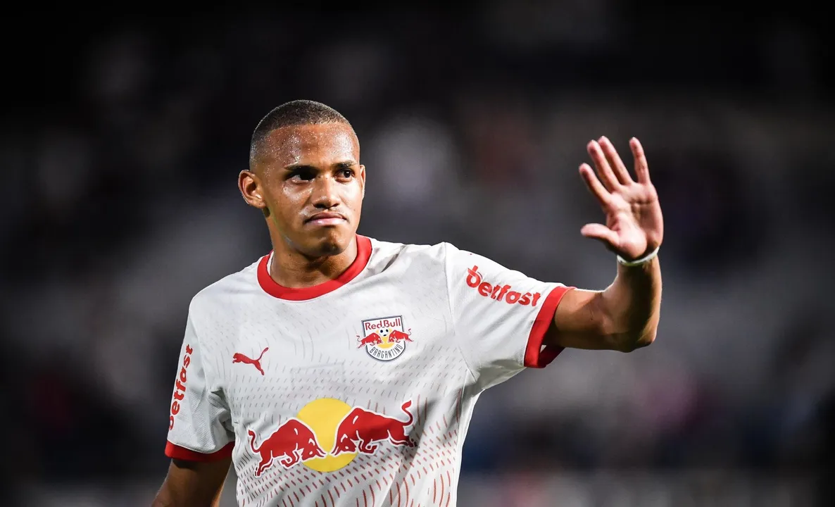 John John, meia do Bragantino