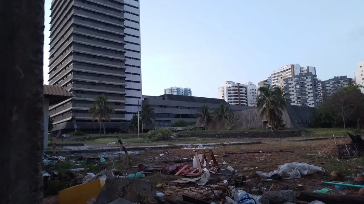 Imóvel abandonado é lugar fértil para ação criminosa