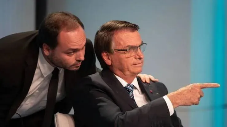 Carlos e Jair Bolsonaro