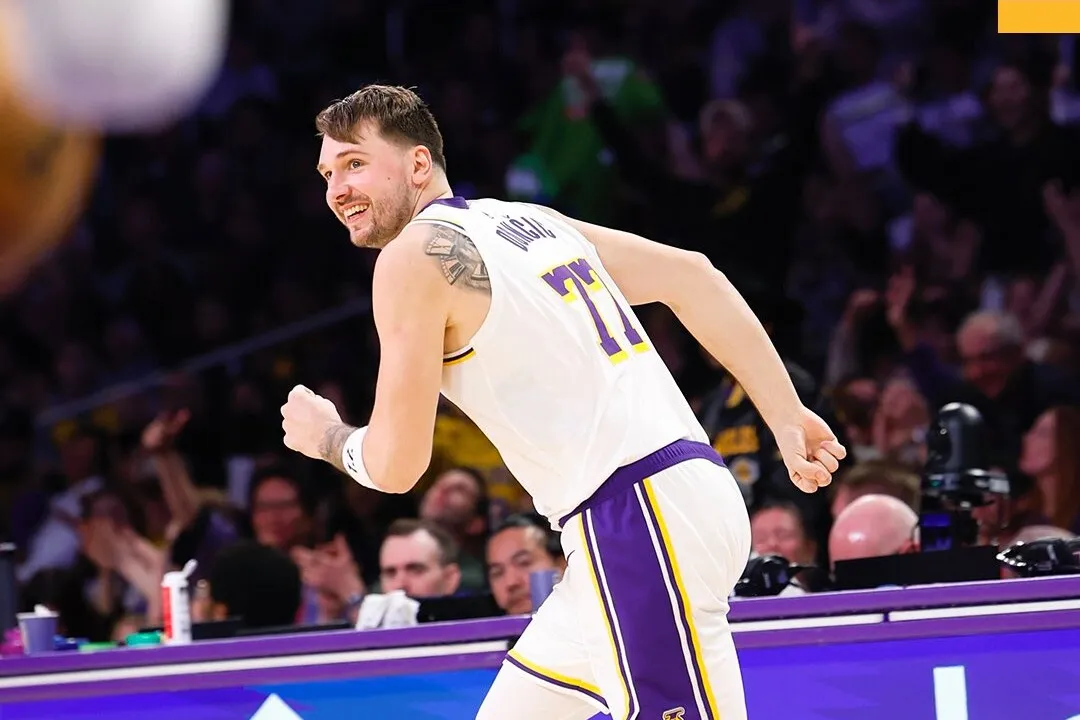 Luka Doncic em quadra pelos Lakers