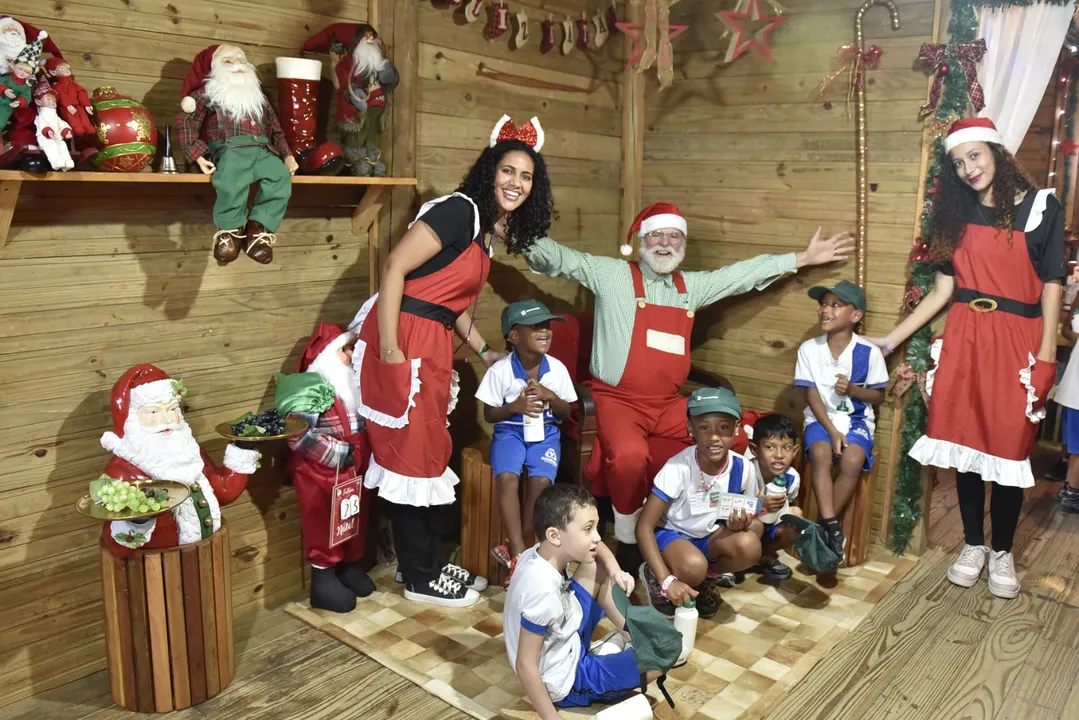 Alunos na Casa do Papai Noel vivem experiência que mistura fantasia e aprendizado