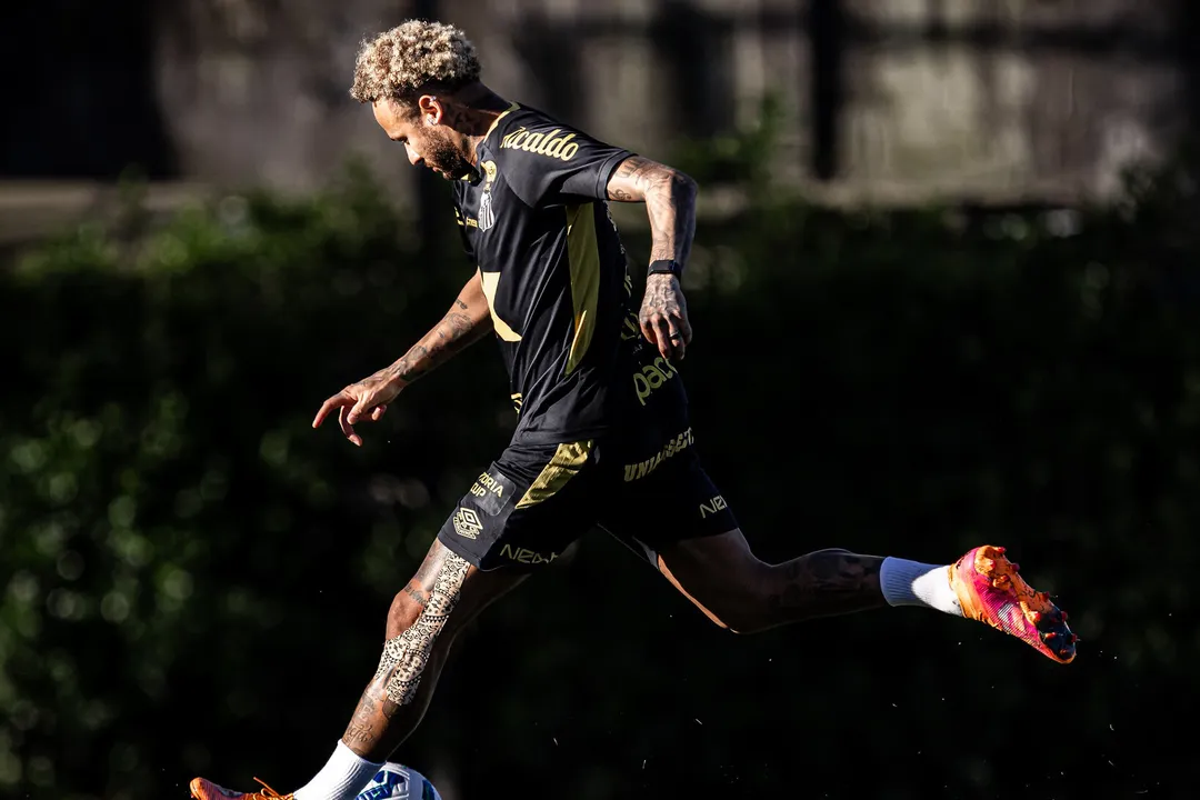 Neymar quer jogar no “sacrifício” e preocupa Vitória no Z-4