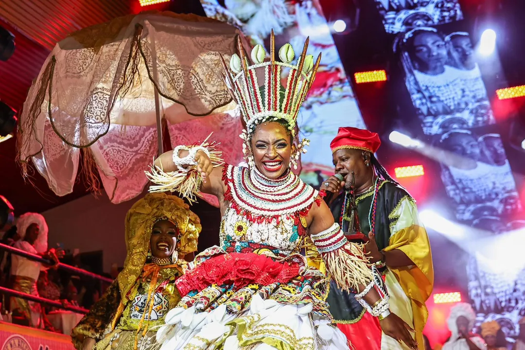 Ao longo da noite haverá dança, música, performance e emoção