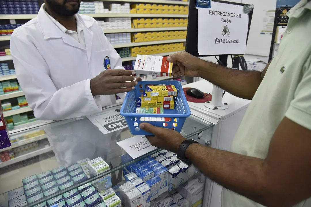 SALVADOR 
ASSUNTO: CRESCE VENDA DE MEDICAMENTOS PARA DIABETES, DOENÇAS CARDIOVASCULARES E TRANSTORNOS MENTAIS NO NORDESTE EM 6 ANOS. 
Na foto farmácia multmais em Pau da Lima.
 Foto José Simões/Ag A TARDE. 
Data: 30/04/25