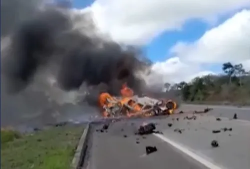 Onze pessoas morreram em acidente na estrada de Mucuri, na Bahia