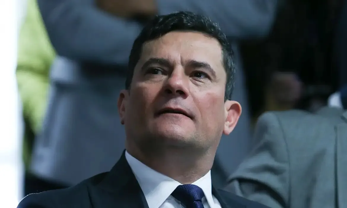 Moro teria ordenado repetição de gravações por considerá-las "insatisfatórias"