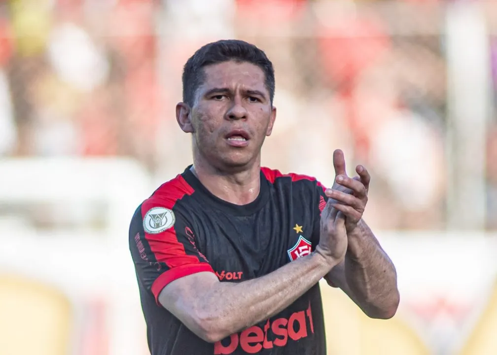 Osvaldo pode ter nova função no Vitória em 2026