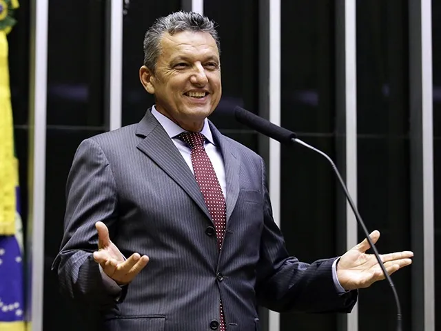 Suplente Charles Fernandes