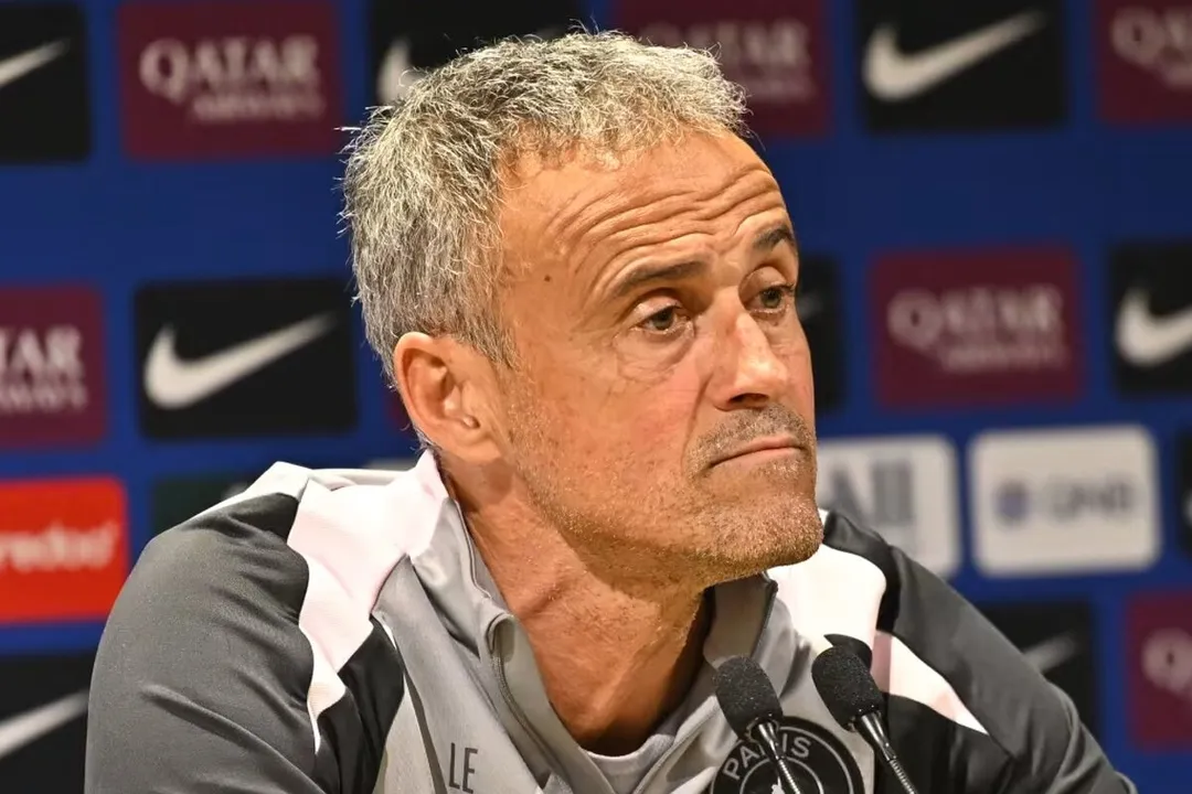 Técnico Luis Enrique em entrevista