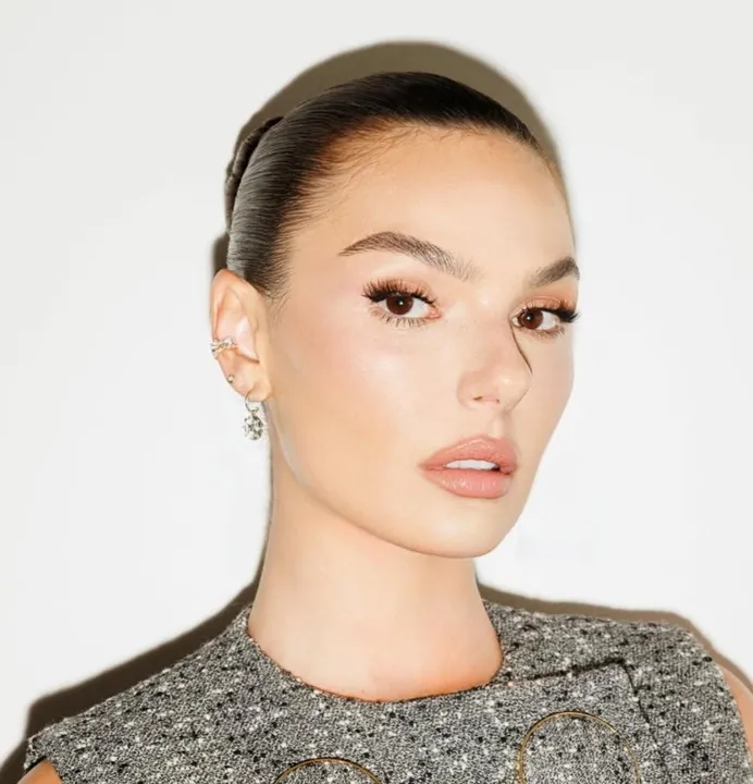 Perseguidor de Isis Valverde é preso