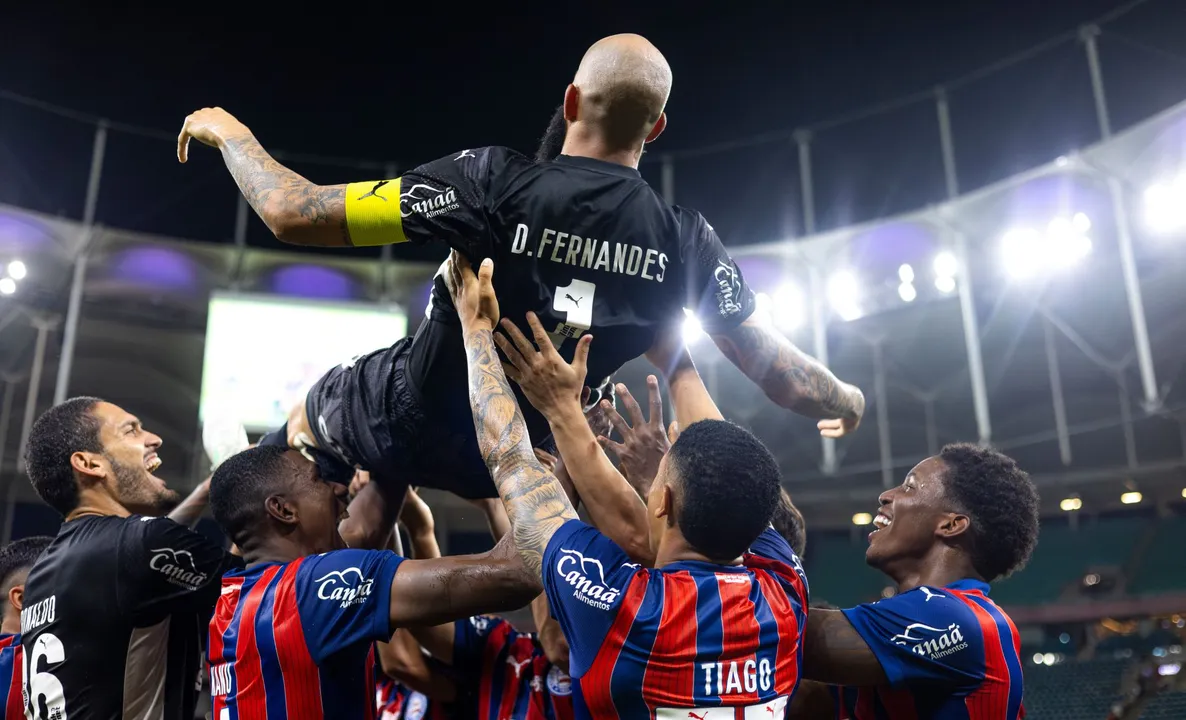 Danilo Fernandes foi homenageado na Arena Fonte Nova
