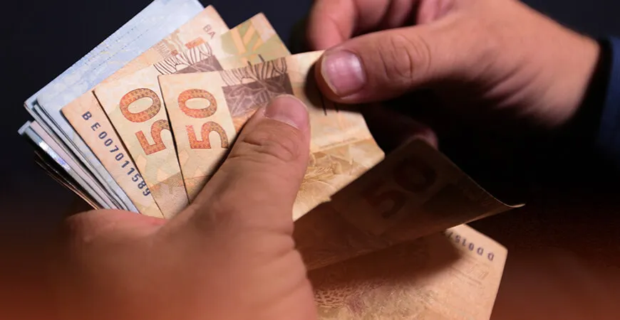 13º salário é um direito garantido a todo trabalhador regido pela CLT