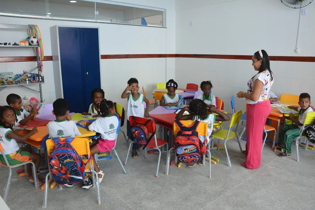 Serão contemplados cerca de 1.200 professores que atuam em escolas da zona rural