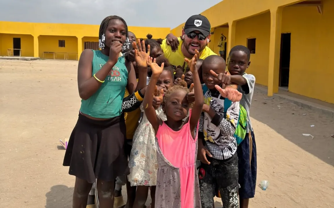 O projeto ajuda crianças e famílias carentes