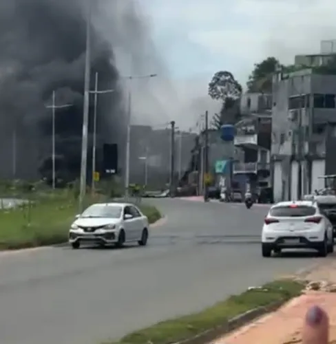 Protesto interrompeu completamente o fluxo de veículos