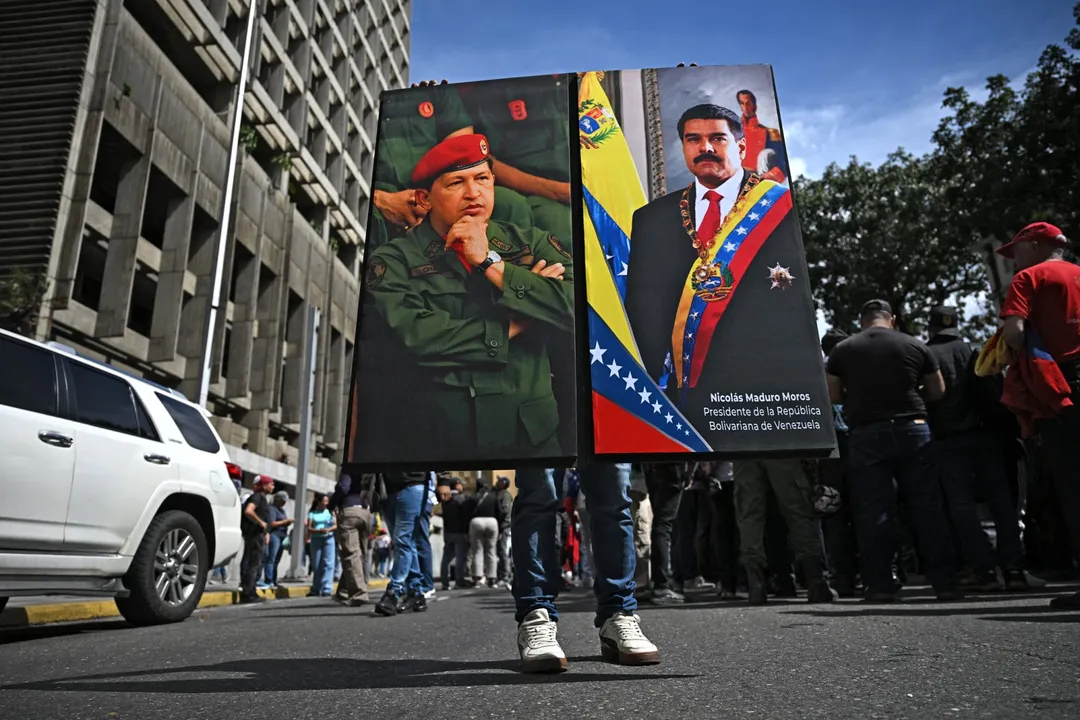 Hugo Chávez e Nicolás Maduro