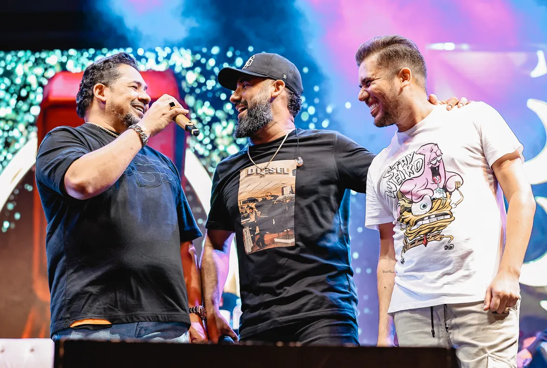 Raí Saia Rodada, Luan Estilizado e Zezo Potiguar formam o À Vontade
