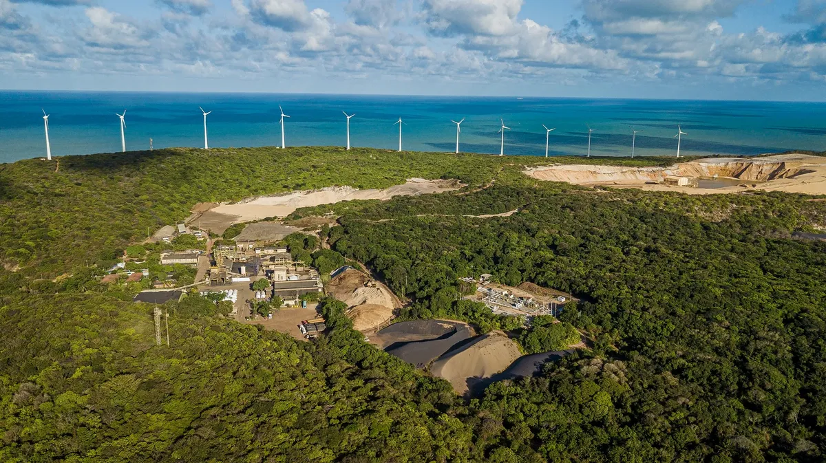 Mina do Guaju, em Mataraca (PB) totalmente reflorestada pela Tronox, contrasta com falta de cuidado na planta de Areias, em Camaçari