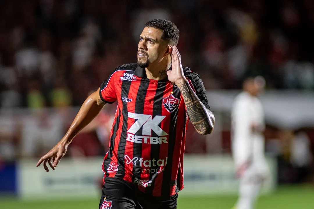 Wellington Rato em ação pelo Vitória
