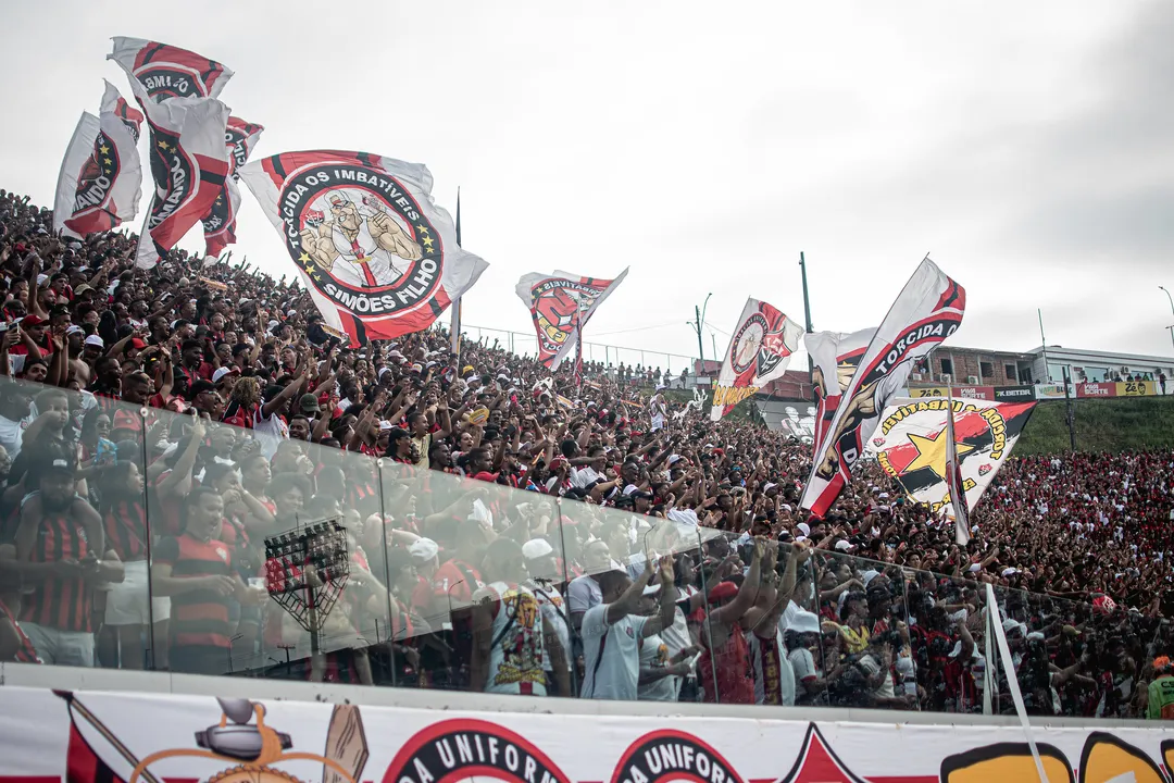 Torcida do Vitória nas arquibancadas do Barradão