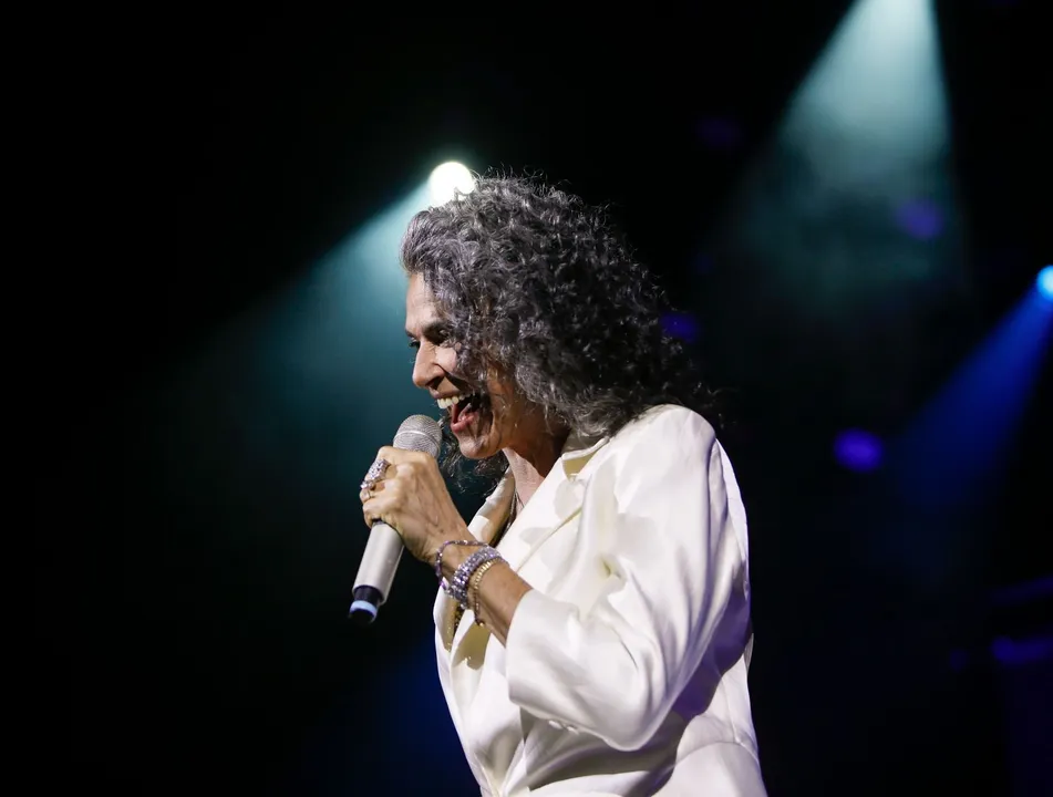 Simone chega a Salvador com nova turnê