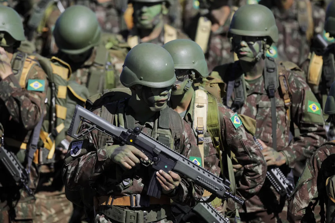 Soldados do exército brasileiro