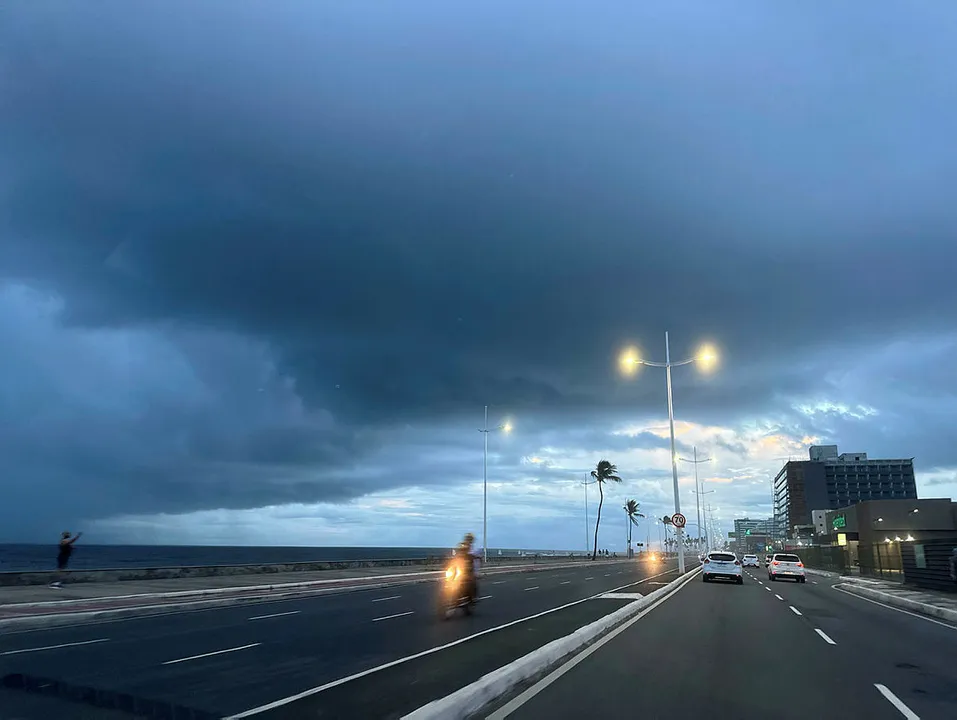 Previsão indica chuva entre 30 e 60 milímetros por hora