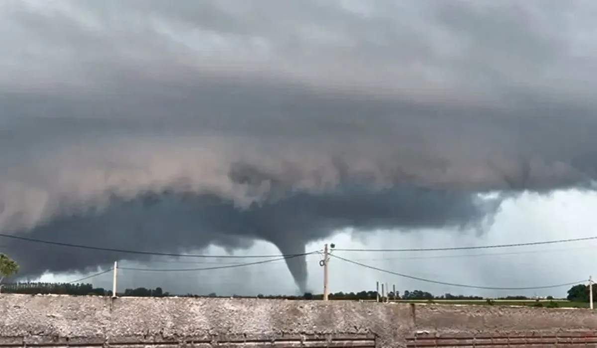 Tornado no Paraguai assusta população em cidade próxima ao Paraná