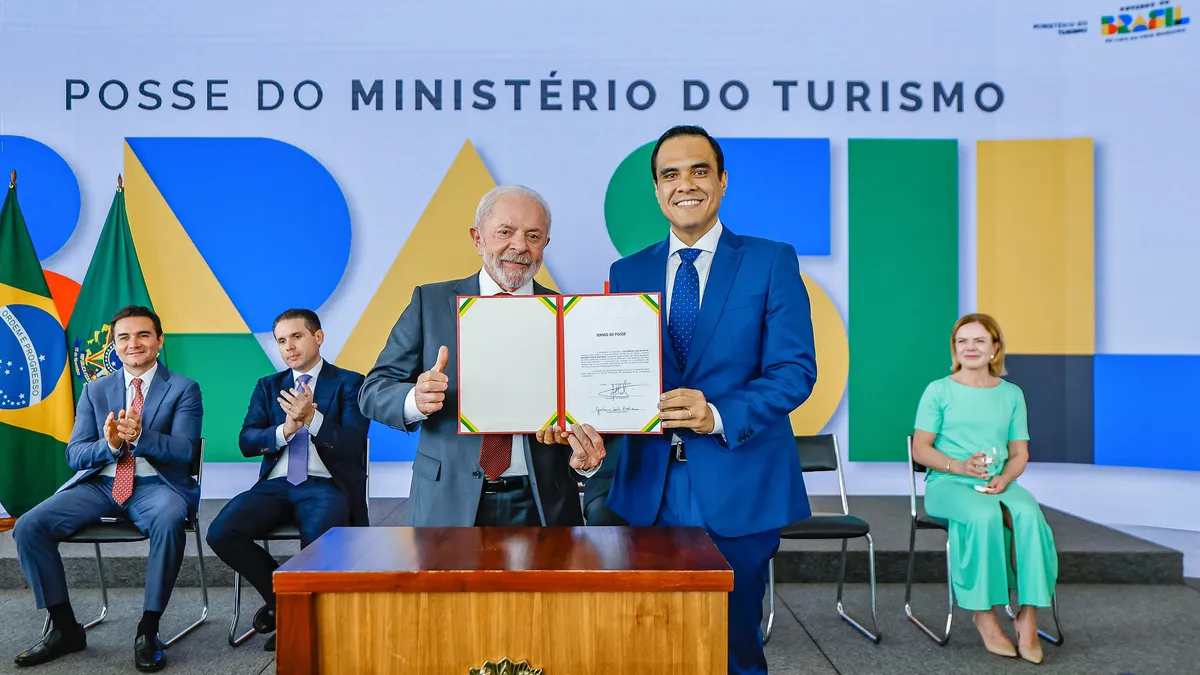 Presidente Lula e o novo ministro do Turismo, Gustavo Feliciano